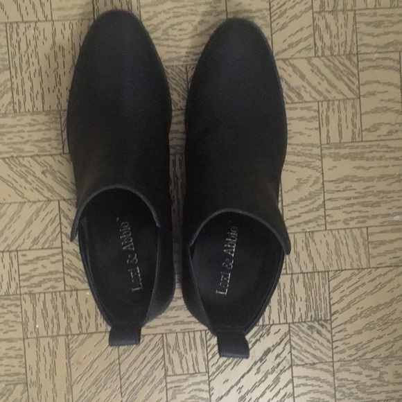 Black women’s slip on boots, size 7, faux leather, brand Lexi and Abbie - Picture 2 of 5